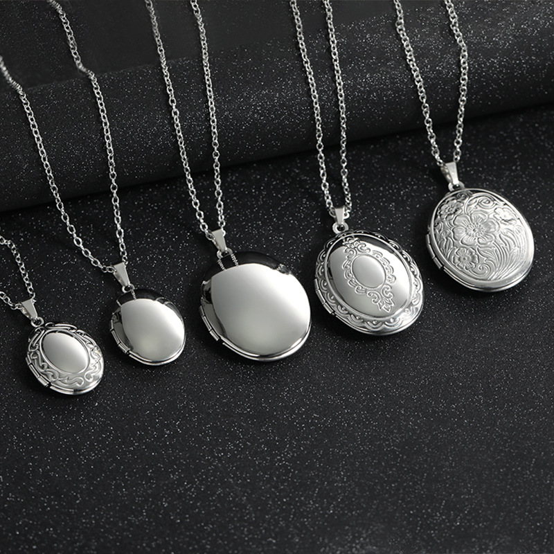 Heart Locket Necklace Photo - Vintage zilverkleurige openbare ovale vierkante hartvormige