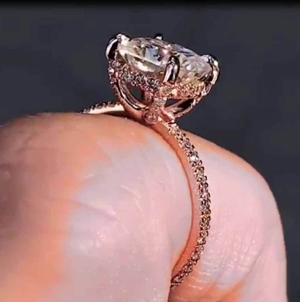 Aangepaste massief 14K Rose Go - Moissanite Engagement Ring 1 Carat recensie en prijs