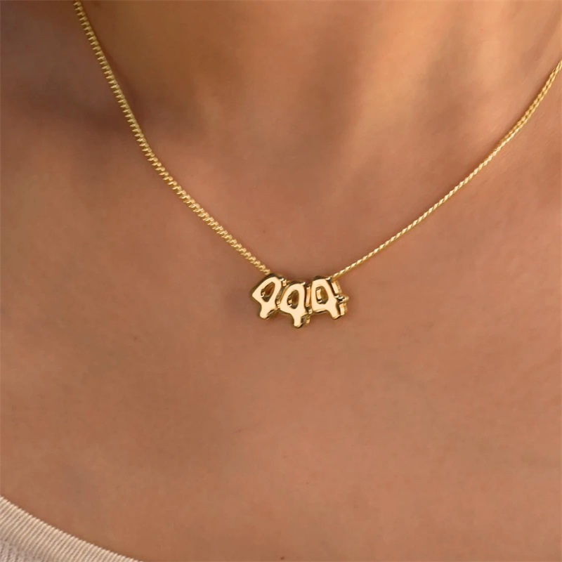 Gepersonaliseerde 3D Bubble Le - Initial Letter Necklace 18K Gold recensie en prijs